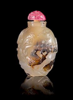 A Small Shadow Agate Snuff Bottle Height 2 1/4 inches. 瑪瑙鼻煙壺，高2.25英吋