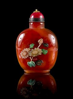 A Mother of Pearl Inlaid Agate Snuff Bottle Height 3 1/4 inches. 嵌螺钿玛瑙鼻煙壺，高3.25英吋