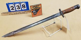 BAYONET- LITHGOW 07 PATTERN- MKD LITHGOW 1916, SEV A IN STAR MKS- ENFIELD?- S/N 3MD35913