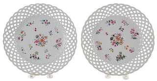 Two Chinese Export Reticulated Plates 外销瓷粉彩网篮边牡丹纹碟子一对，直径9.25英寸，18世纪，中国