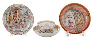 Fine Chinese Export Porcelain Cup and 外销瓷珐琅彩金边人物碟子两只，茶杯和杯托各一，18世纪，中国