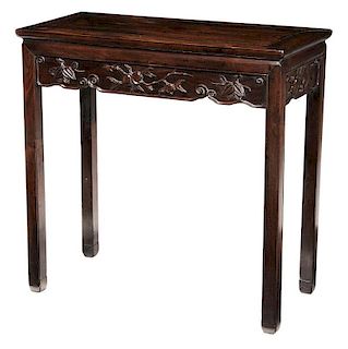 Chinese Carved Hardwood Altar Table 硬木裙边浮雕瓜果供桌,34.5x35.5x17.25英寸,19世纪,中国