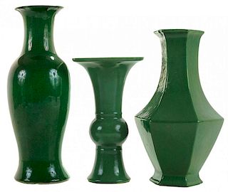 Three Camellia Leaf Green Vases 绿釉柳叶瓶、凤尾尊、六边形赏瓶各一，最大的高13.5英寸,19/20世纪,中国