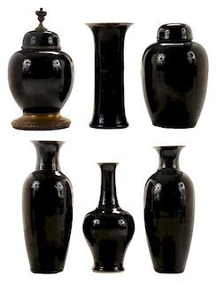 Six Mirror Black Monochrome Vases and 黑釉将军罐、柳叶瓶、赏瓶共六件，最大的高10.5英寸，19-20世纪,中国