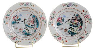Pair Chinese Famille Rose Porcelain 粉彩山水汤盘一对，直径9英寸，18世纪晚期，中国