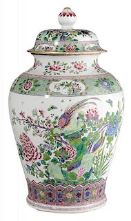 Monumental Famille Rose Porcelain 粉彩牡丹锦鸡将军罐，26.75英寸，19/20世纪,中国
