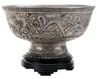 Silver-Washed Porcelain Footed Dragon 浮雕龙纹银碗带柚木底座，4.5*8英寸，19世纪，中国，乾隆款
