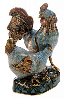 Chinese Cloisonn?Figural Group of 黄铜景泰蓝公母鸡造像，9英寸，19世纪，中国