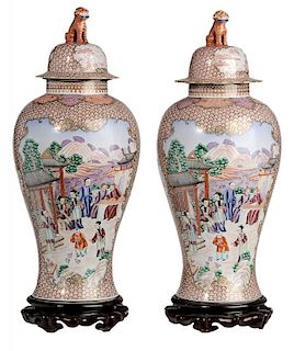 Pair Rose Mandarin Porcelain Covered 粉彩开光人物山水福狗钮盖罐一对，21英寸，中国