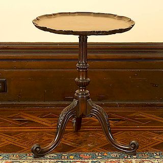 Chippendale-style Piecrust Wine Table 