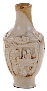 Blanc de Chine Carved Porcelain 德化窑浮雕人物山水纹柳叶瓶，4.5英寸，中国