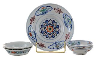 Five Doucai Porcelain Dishes 斗彩缠枝莲花纹盘五件，四件成化款，一件咸丰款