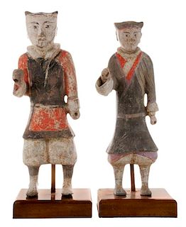 Two Han Style Polychrome Terracotta 彩绘兵马俑两个，18.25英寸，或中国汉代