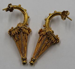 JEWELRY. Pair of 22kt Gold Earrings.