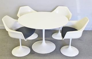 Midcentury Saarinen Style Table and 4 Chairs.