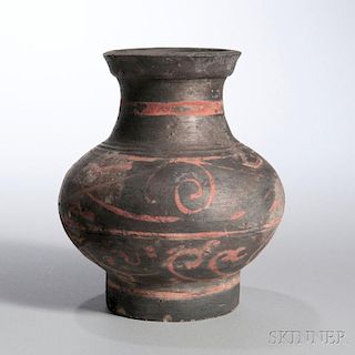 Small Painted Stoneware Jar 黑底红卷纹小陶罐，高7.375英寸，中国