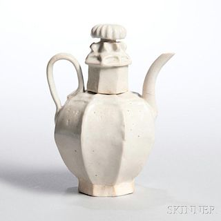 White-glazed Porcelain Ewer 蘑菇形凸盖八角白瓷酒壶，高6英寸，中国