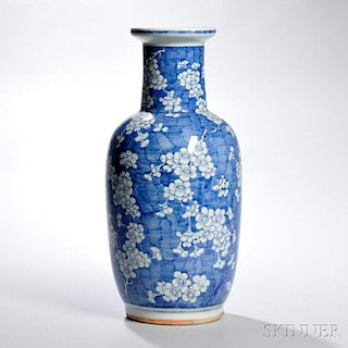 Blue and White Rouleau Vase 青花梅花撇口瓶,高17.125英寸,19/20世纪,中国