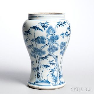 Blue and White Meiping   Jar 松竹圈口青花罐，高10.5英寸，18/19世纪,中国