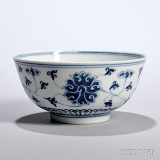 Blue and White Bowl 莲花缠枝花纹青花碗，高2.5英寸，直径5.25英寸,19/20世纪,中国