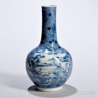 Blue and White Bottle Vase 仙鹤山水云纹青花小赏瓶，高7.5英寸，20世纪，中国
