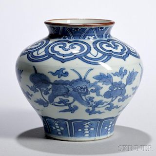 Small Blue and White Jar 麒麟缠枝花纹青花撇口球形小罐，高5英寸，中国明代