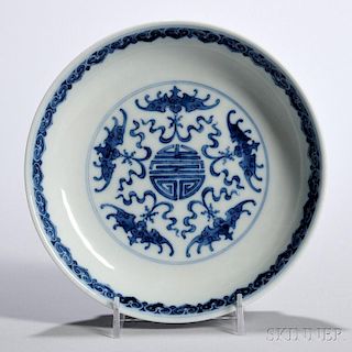 Blue and White Dish 寿字蝠纹青花碟，高1.375英寸，直径6.25英寸，20世纪早期，中国