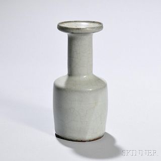 Guan-type Mallet Vase 官窑盘口瓶，高7英寸，中国