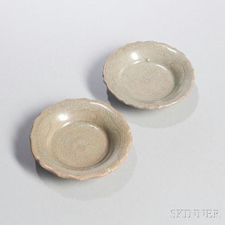 Pair of Yaozhou Celadon Dishes 耀州开片青瓷碟一对,直径4.875英寸,中国宋代