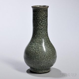 Guan-type Vase 官窑窑变赏瓶,高7.375英寸,中国明代