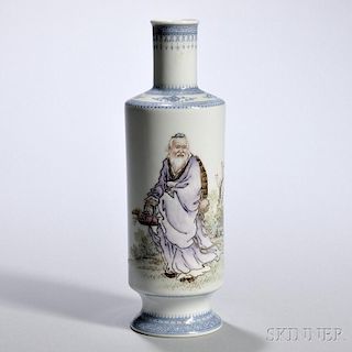 Famille Rose Bottle Vase 粉彩花果人物象腿瓶，高8.375英寸，民国时期