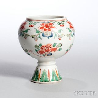 Famille Verte Stem Bowl 缠枝花纹粉彩高足碗，高4.75英寸,康熙时期