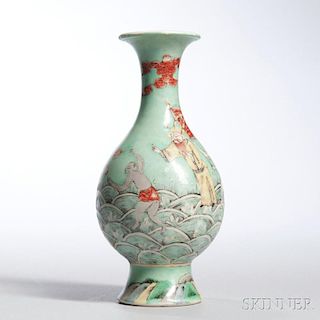 Enameled Vase 人物海水纹珐琅彩玉壶春瓶，高7.375英寸,民国时期