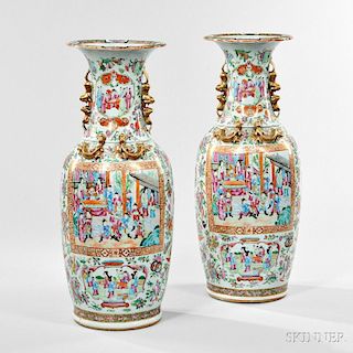 Pair of Famille Rose Vases 双螭双耳粉彩开光人物图象腿瓶一对,高24.875英寸,18世纪,中国