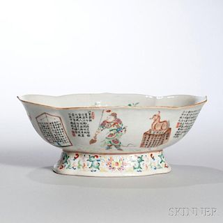 Famille Rose Lobed Dish 三国人物纹粉彩莲花形碗，高4英寸，直径10.25英寸，19世纪,中国