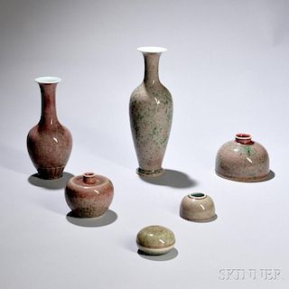 Six Peachbloom-glazed Porcelain Items 6件桃红色瓷器，高1.5-11英寸，19世纪，中国