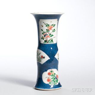Powder Blue-glazed Famille Verte Vase 绿釉凤尾尊，高9.625英寸，康熙款，中国