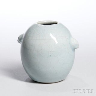 Monochrome Blue-glazed Vase 蓝釉花瓶，高5英寸,19/20世纪,中国