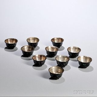 Set of Ten Silver-lined Black-lacquered Wine Cups 10只黑漆银酒杯，1.75英寸，直径2.625英寸，康熙款