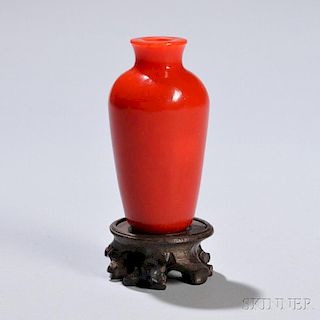 Red Peking Glass Cabinet Vase 北京红色玻璃小象腿瓶，高4.125英寸，19/20世纪,中国