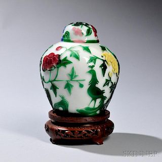 Six-color Overlay Peking Glass Covered Jar 北京多色玻璃雕花盖罐，高7.5英寸，18/19世纪,中国