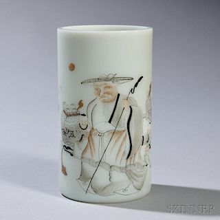White Peking Glass Enameled Brush Pot 北京珐琅彩玻璃笔筒，高5.5英寸，19/20世纪,中国