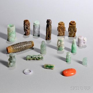 Eighteen Carved Stone Beads and Pendants and a Coral Plaque 18件玉雕小件,高1-3.25英寸,直径0.5-1.5英寸,中国