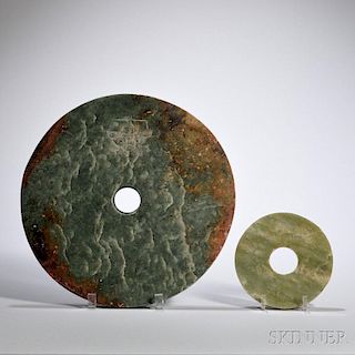 Two Hardstone Bi   Discs 两件玉璧,直径分别是6英寸和13.125英寸,中国