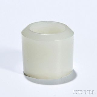 White Jade Archer's Ring 白玉扳指,高1英寸,直径1.063英寸,中国
