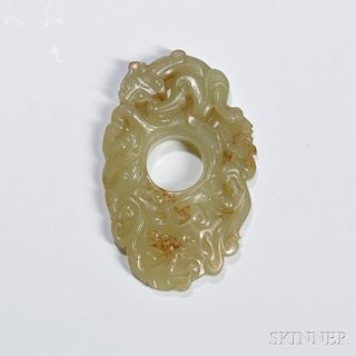 Openwork Jade Toggle 镂空螭龙云纹玉雕件，高2.375英寸，宽1.5英寸，中国