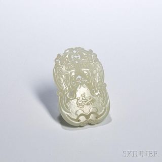 Nephrite Jade Plaque Pendant 蝠纹软玉挂件，高3.125英寸，宽2.125英寸，中国