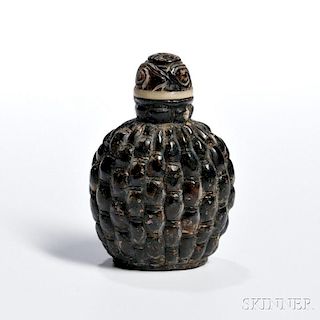 Composite Amber Snuff Bottle 合成琥珀鼻烟壶，高2.75英寸，20世纪，中国