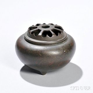 Covered Bronze Censer 镂空盖铜香炉,高3英寸,中国