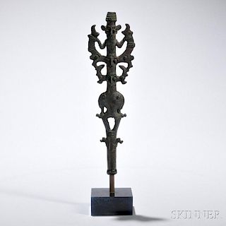 Bronze "Master of Animals" Sculpture 铜制动物图腾，高7.875英寸